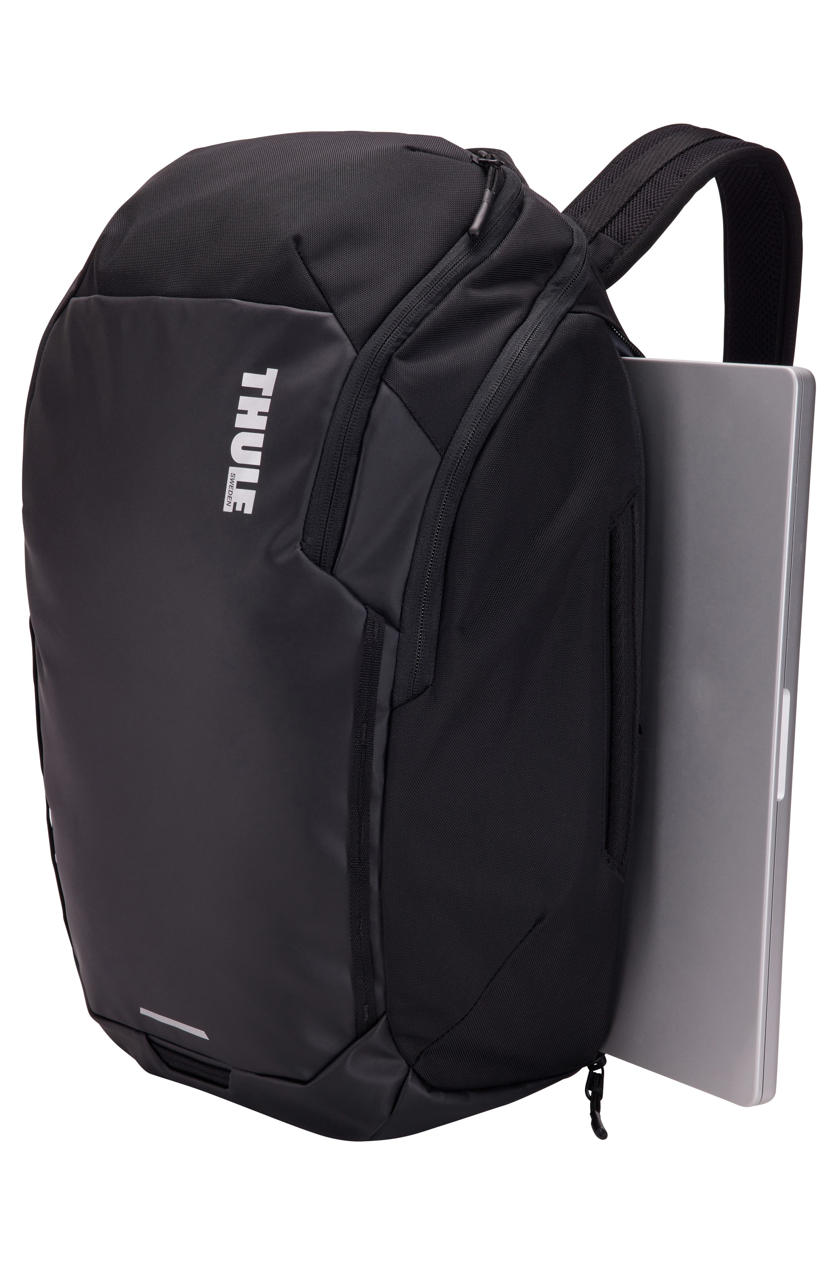 Thule Chasm 26-Liter Backpack, Alternate, color, Black