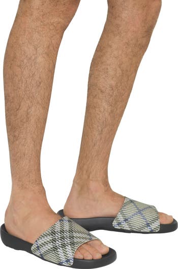 【Burberry】ブラック＆オフホワイト Dive チェック スライド Burberry Dive Embossed Check Pool Slide Sandal (Men) | Nordstrom