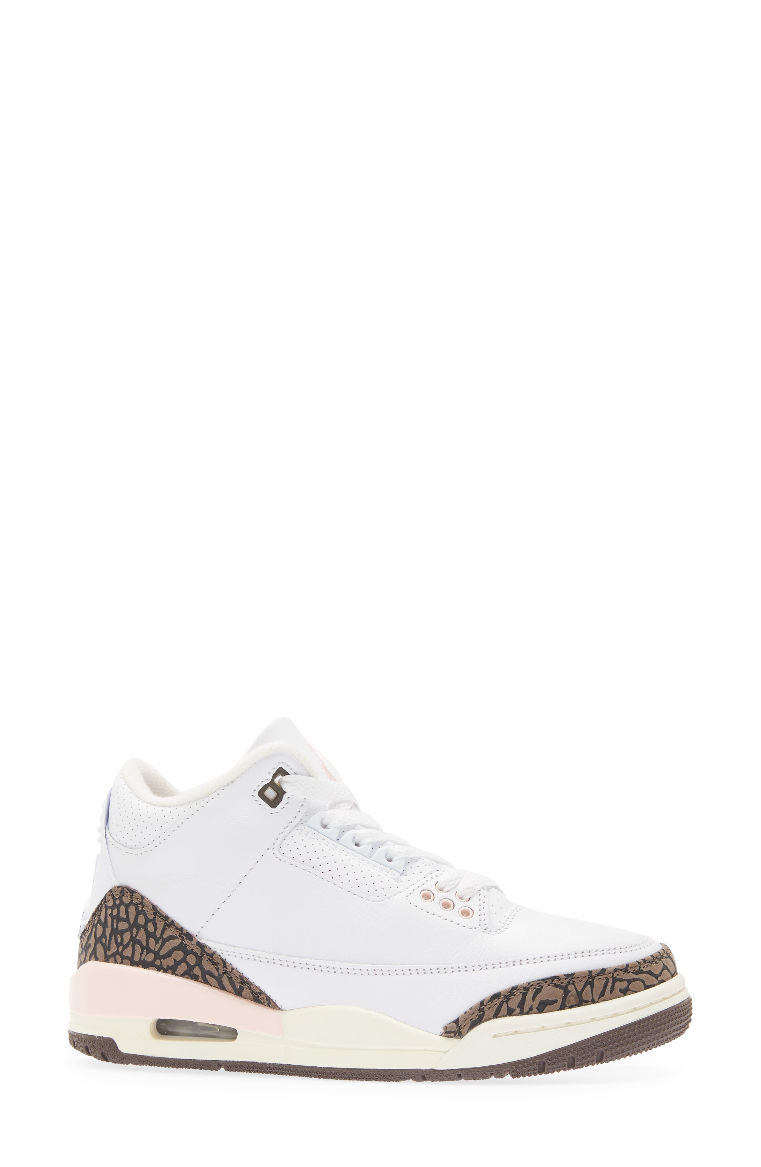 Air Jordan 3 Retro Basketball Sneaker, Alternate, color, WHITE/ DARK MOCHA/ ATMOSPHERE