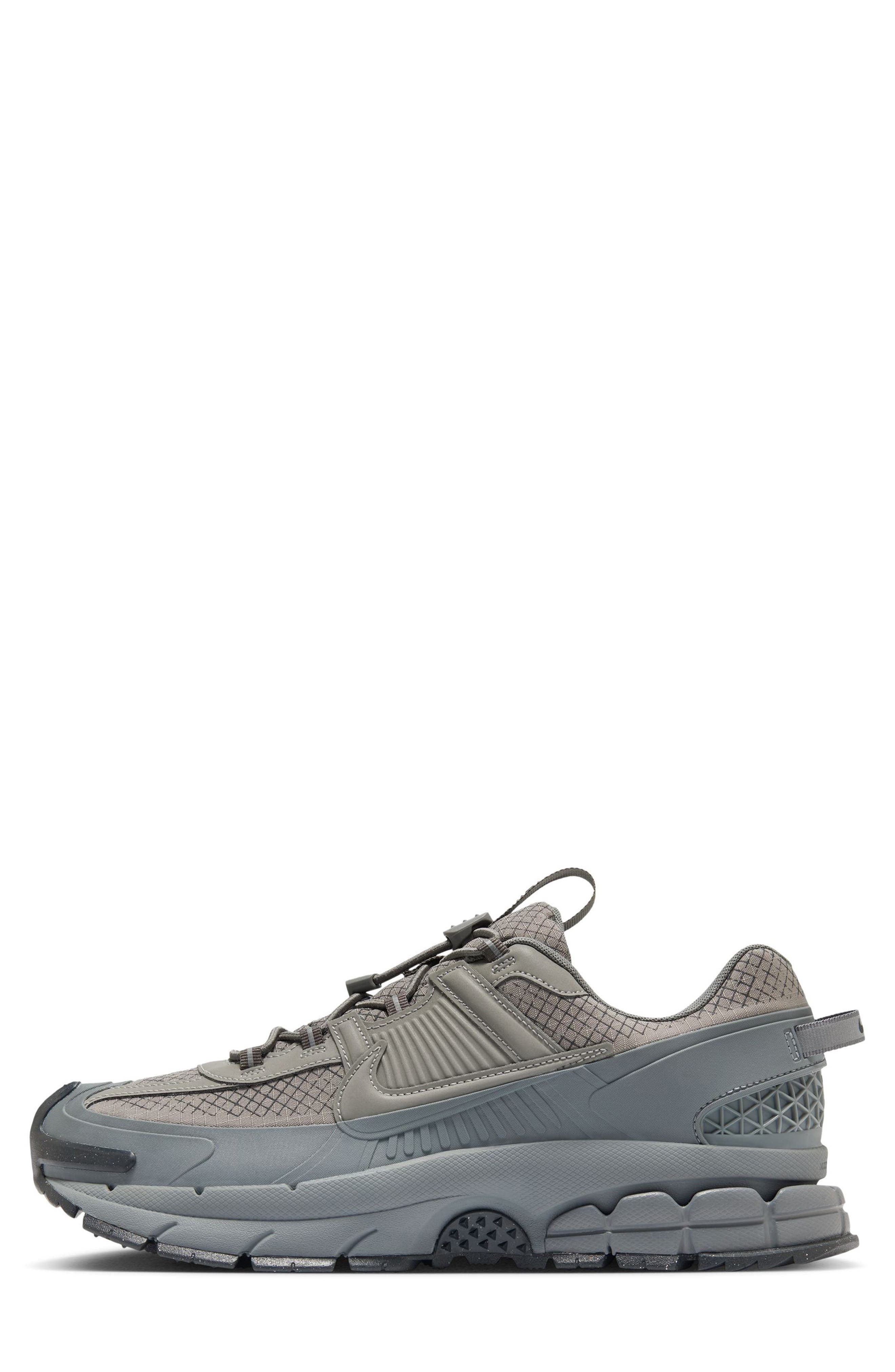 Nike Zoom Vomero Roam Winterized Sneaker, Alternate, color, Pewter/ Cool Grey
