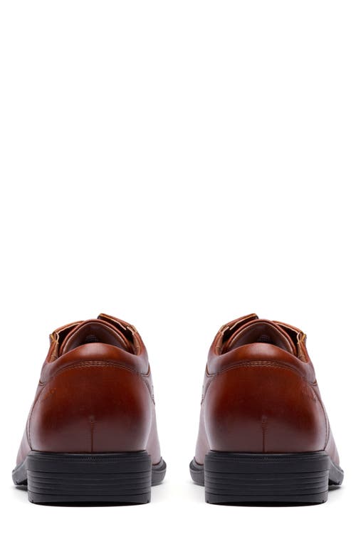 Clarks Steadwell Cap In Brown