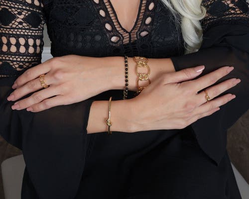 Hollywood Sensation Love Knot Ring Commitment Ring In Gold