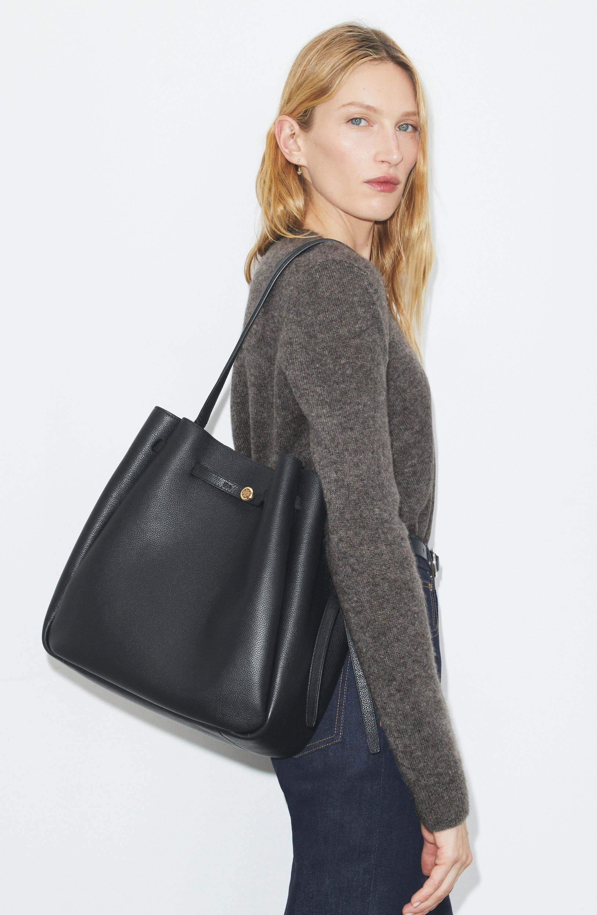 Tory Burch Large Romy Pebble Leather Bucket Bag, Alternate, color, Black