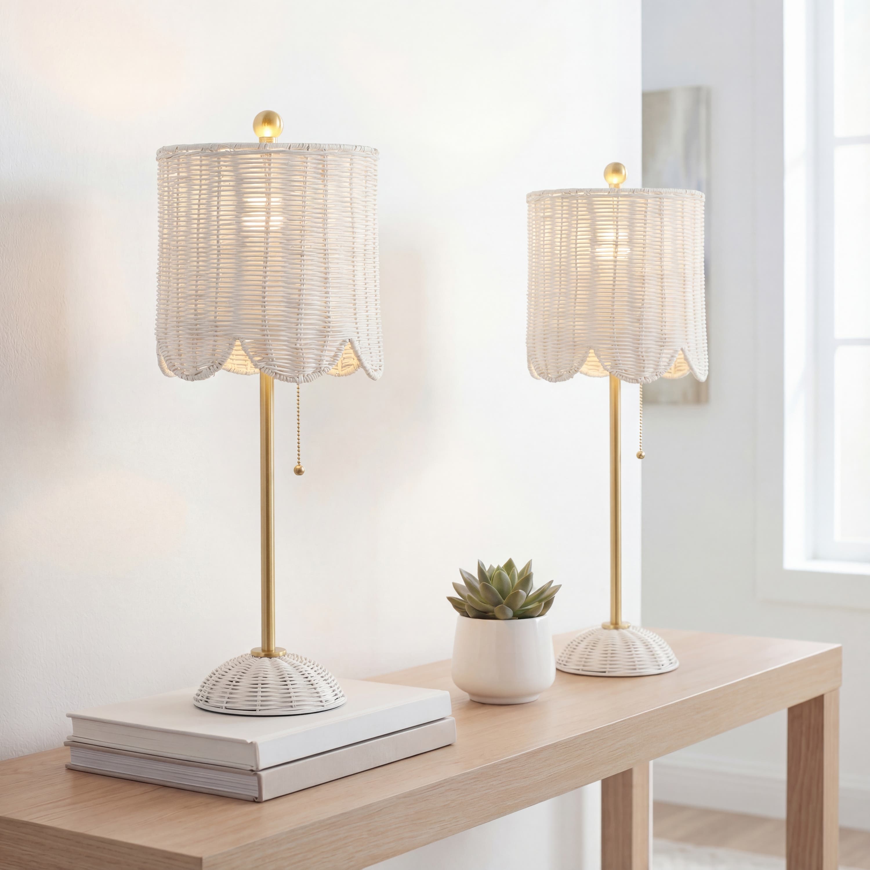 selected White/Brass Gold