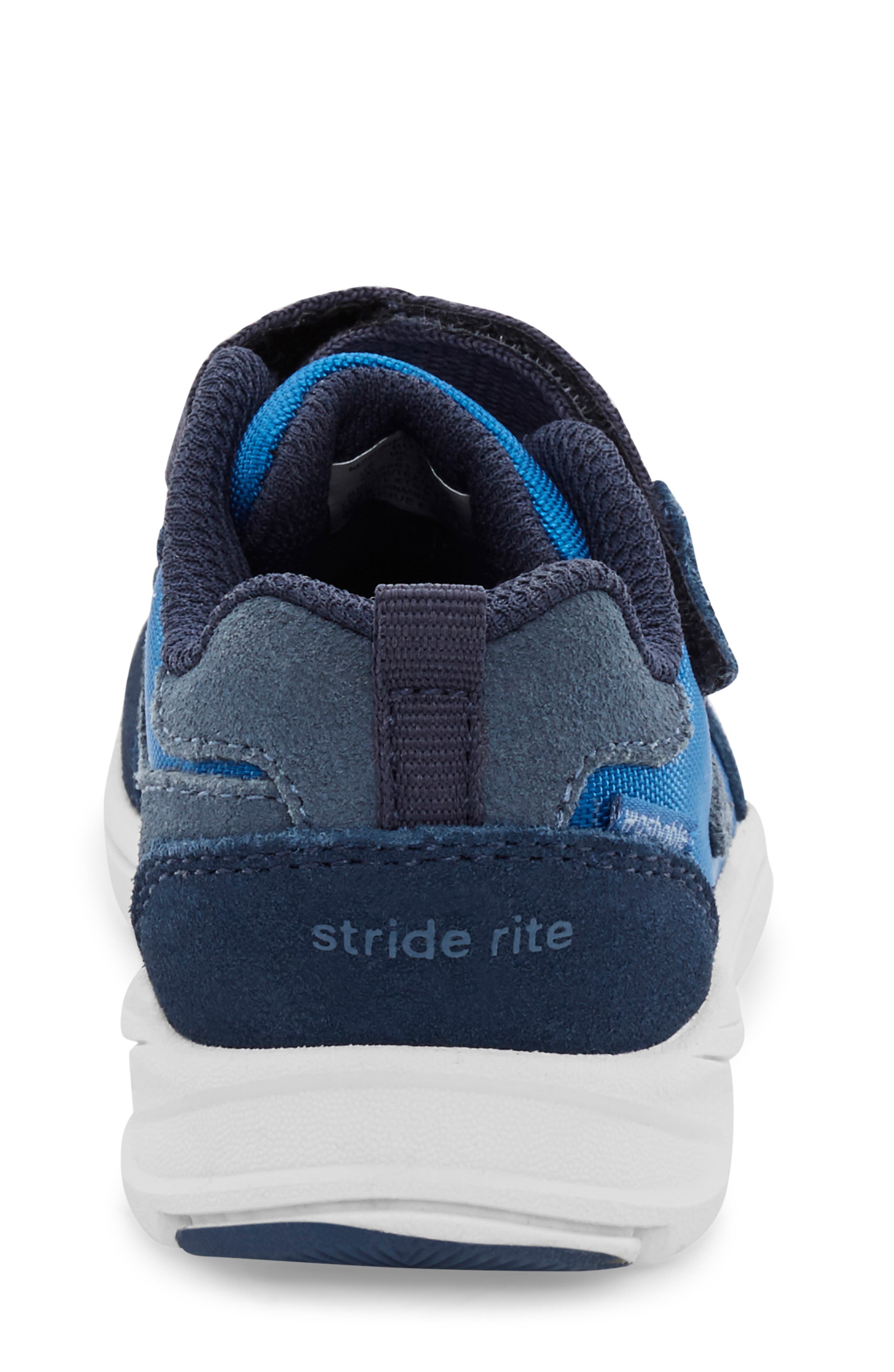 Stride Rite Kids M2P Zips Runner Sneaker, Alternate, color, 