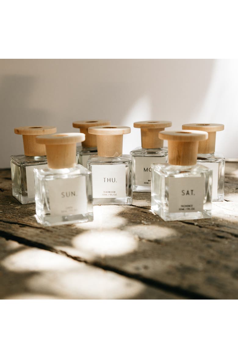 Omnibus Fragrance, Alternate, color, Thu. [ Teakwood ]