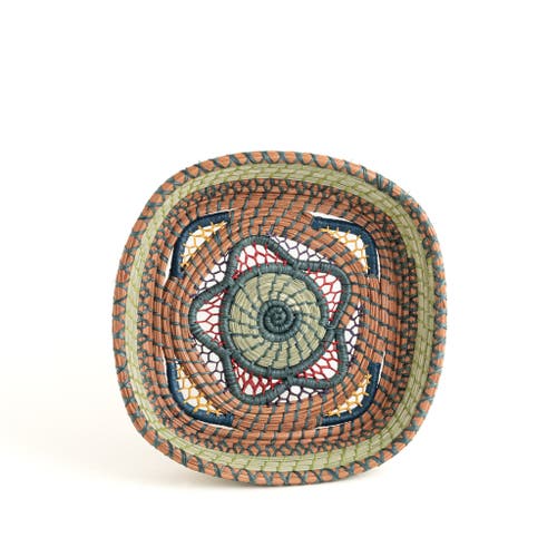 Mayan Hands Estrella Basket In Sand