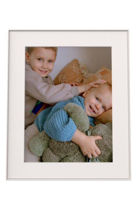 Walden 15-Inch Digital Photo Frame