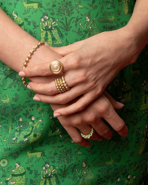 Campbell + Charlotte Evolve Link Bracelet In Gold