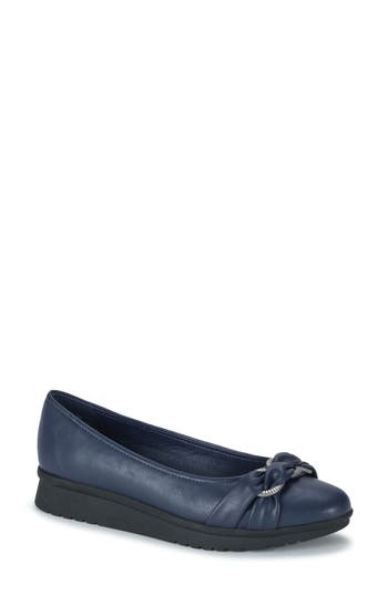 Shop Baretraps Aurora Flat In Midnight