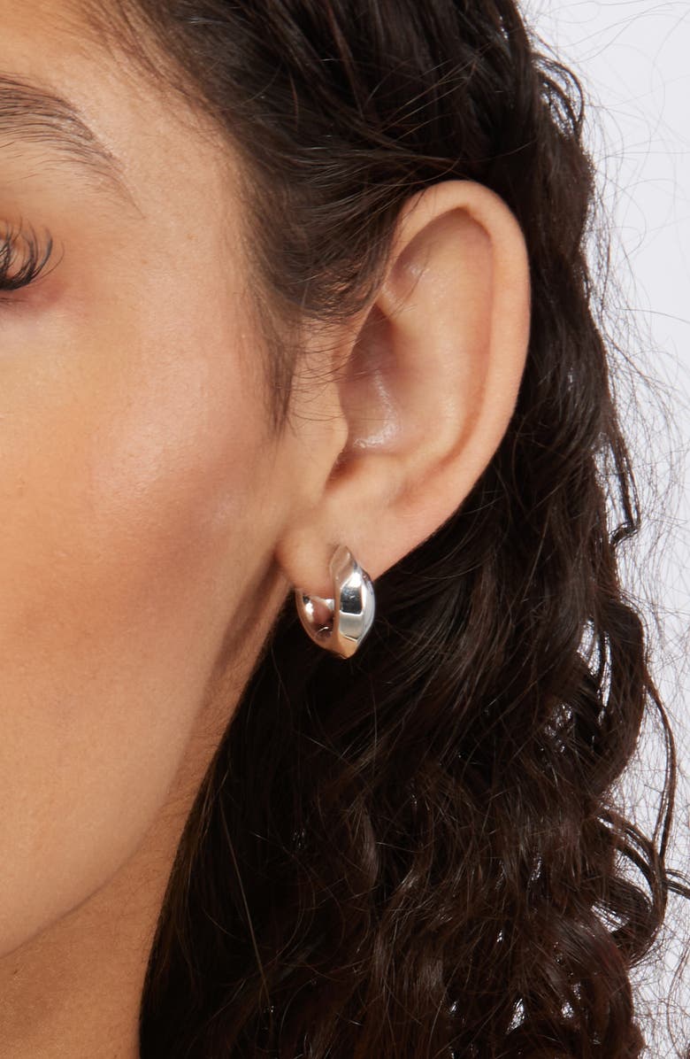 Kendra Scott Mikki Huggie Hoop Earrings, Alternate, color, Rhod Polished Metal