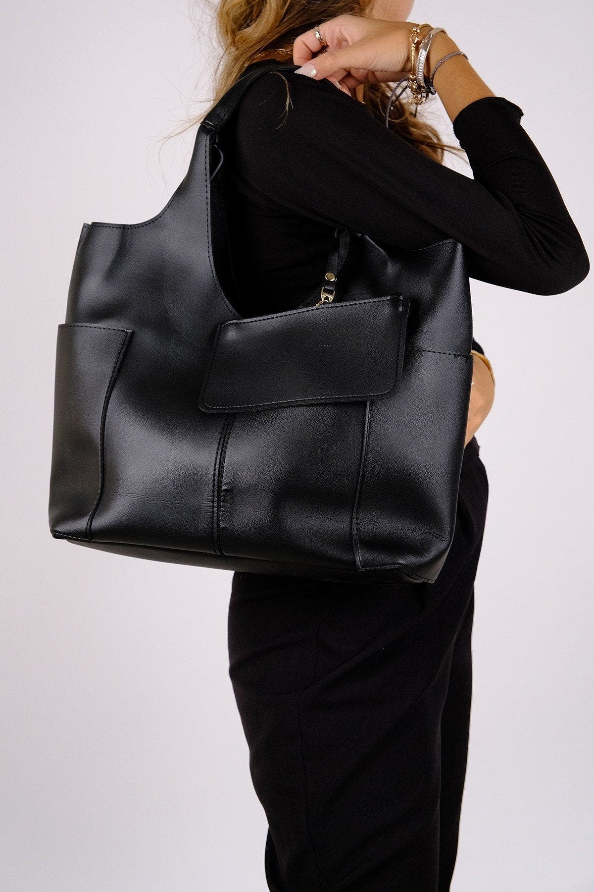 Prologue Shoes Amaya Shoulder Bag, Alternate, color, Black