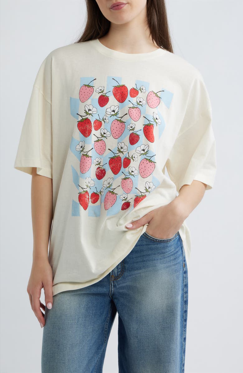 GOLDEN HOUR Strawberry Fields Graphic T-shirt, Main, color, Marshmallow