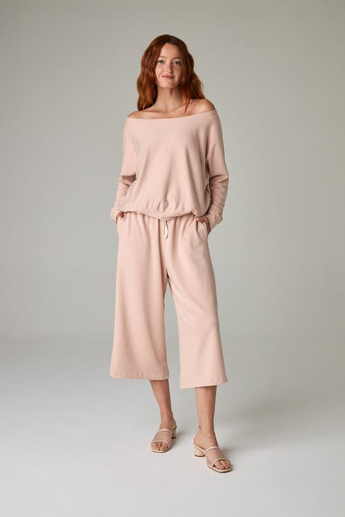 Eavolu Baikal Eco-luxe Fleece Off-shoulder Crop Top In Pink