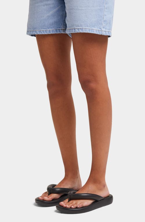 Fitflop Iqushion D-luxe Flip Flop In Black