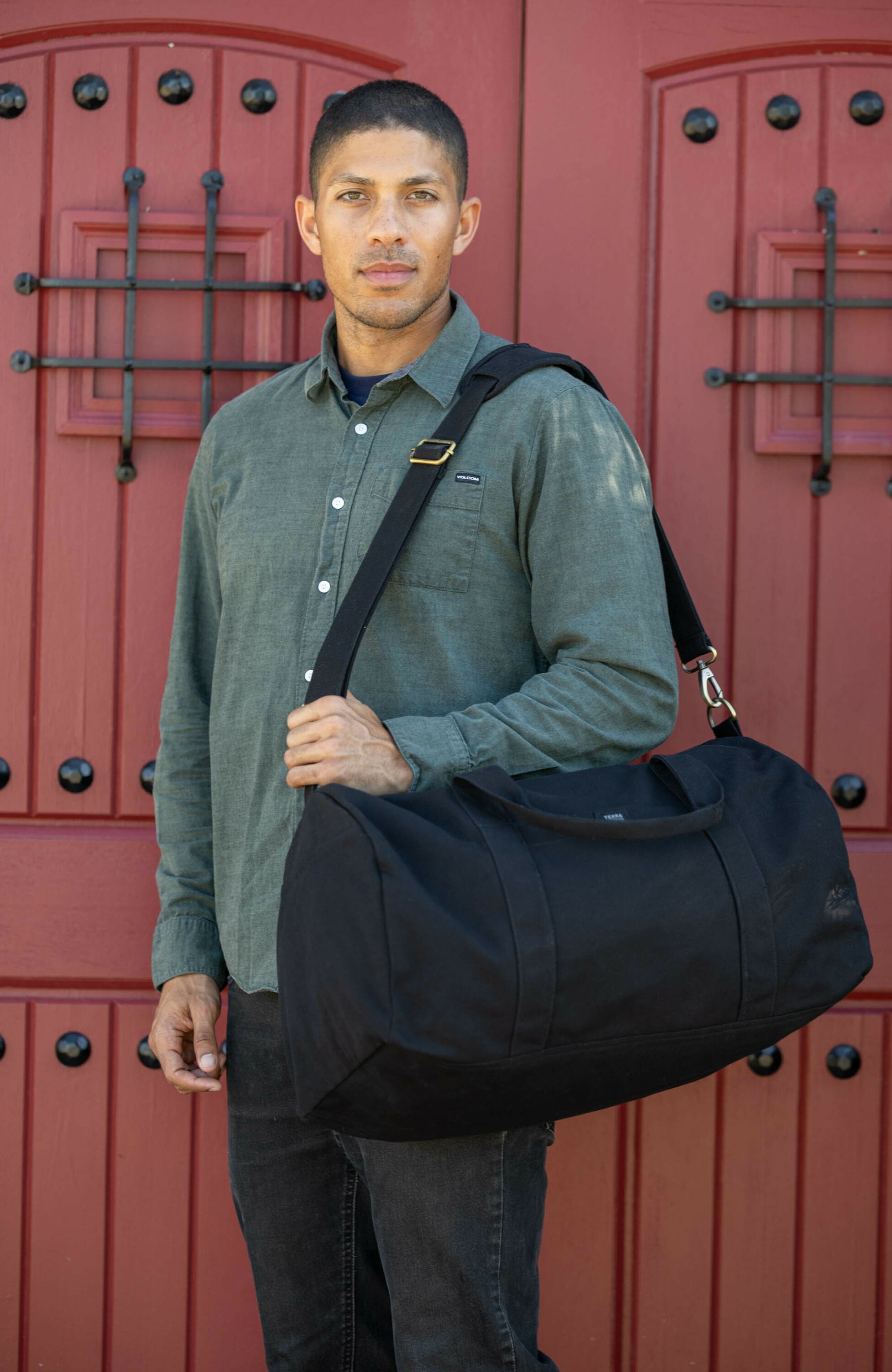 Terra Thread Organic Cotton Duffle Bag, Alternate, color, Ivory Black