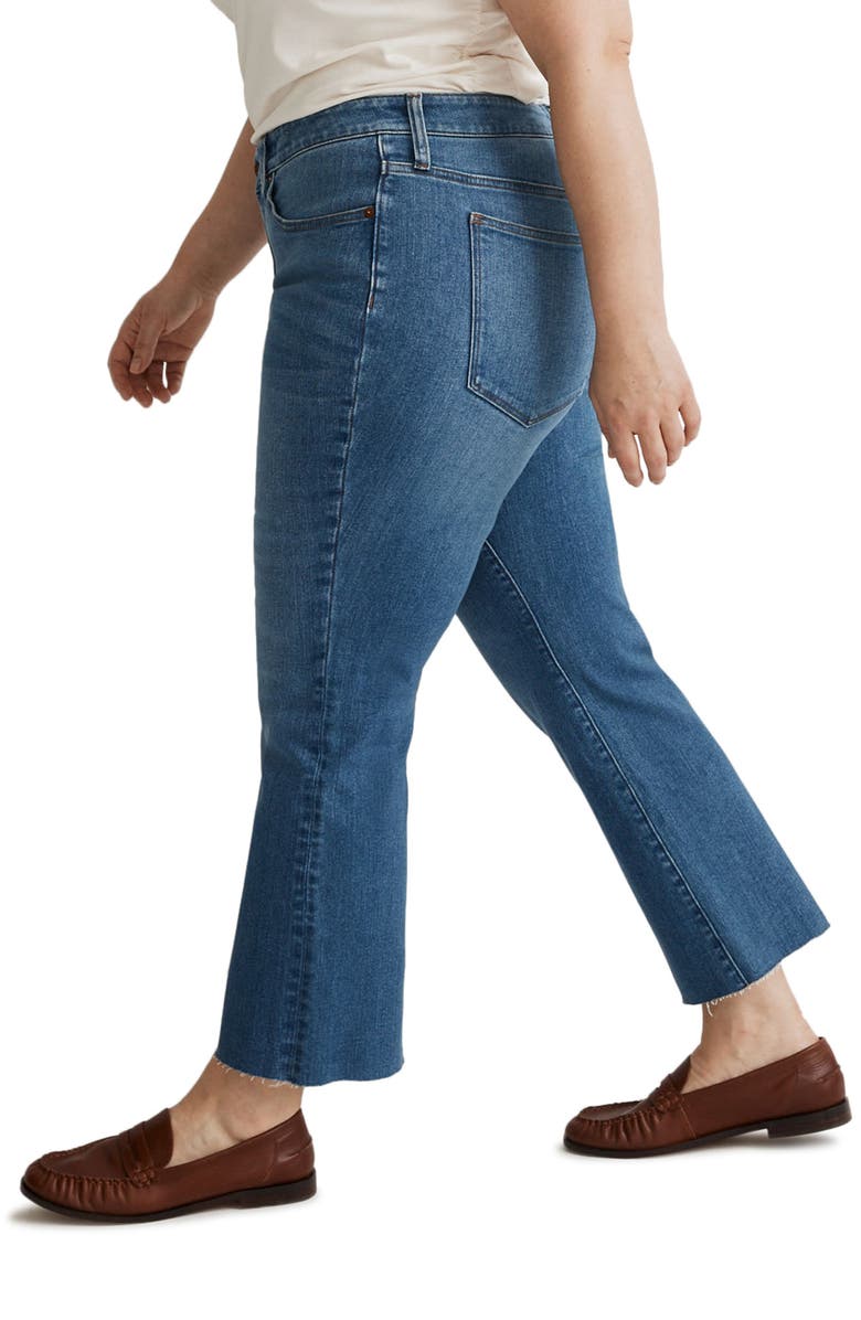 Madewell Raw Hem Kick Out Crop Jeans, Alternate, color, Cherryville Wash