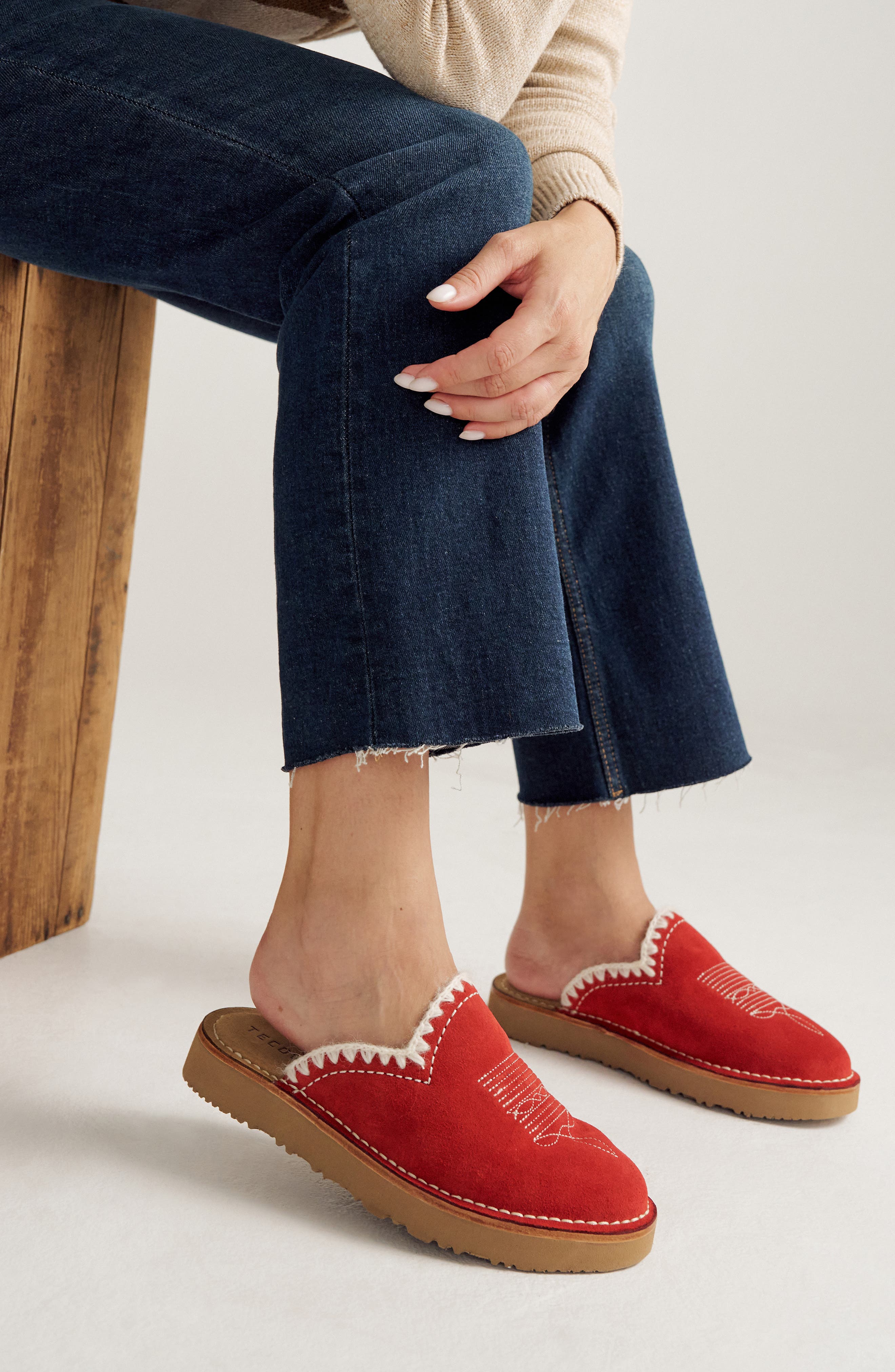 The Olivia Mule, Alternate, color, CHERRY