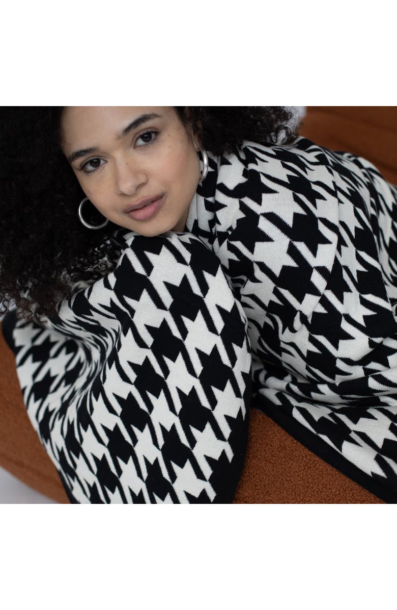 Pink Lemonade Houndstooth Organic Cotton Throw Blanket, Alternate, color, Black