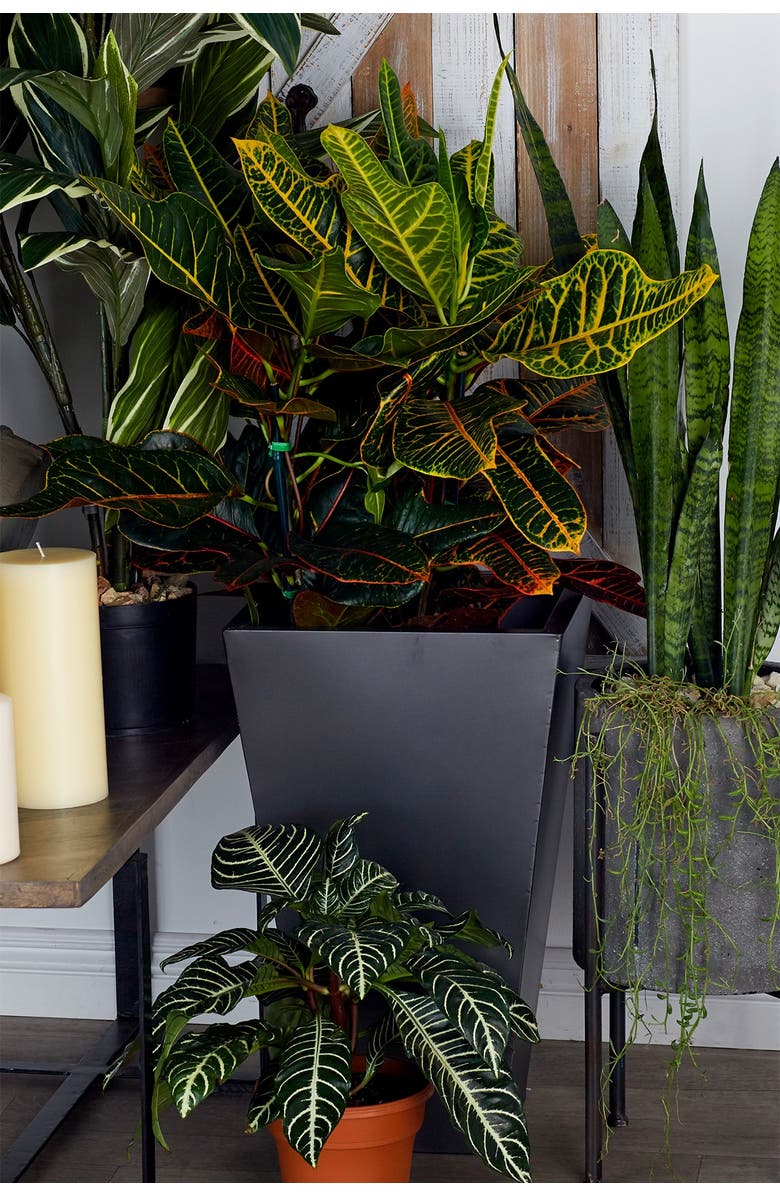 WILLOW ROW Gray Metal Contemporary Planter with Tapered Base & Polished Exterior - Set of 3, Alternate, color, Grey