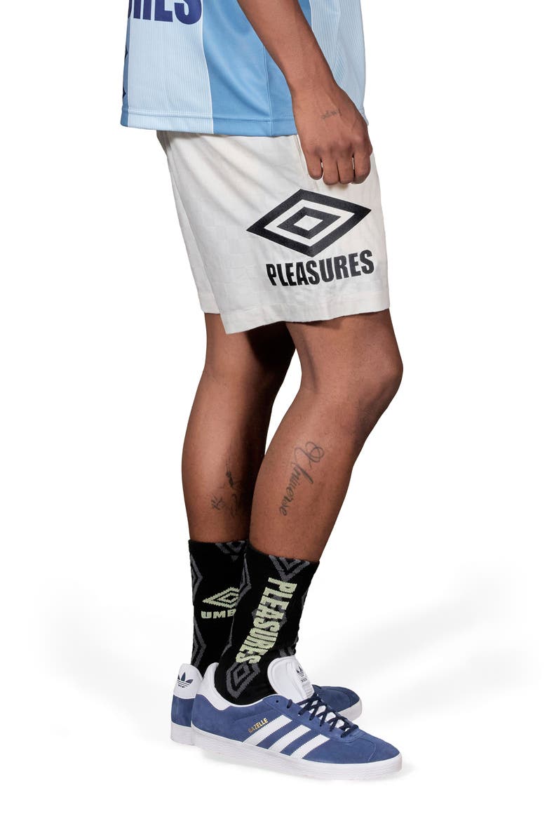 Classic Shorts, Alternate, color, CREAM