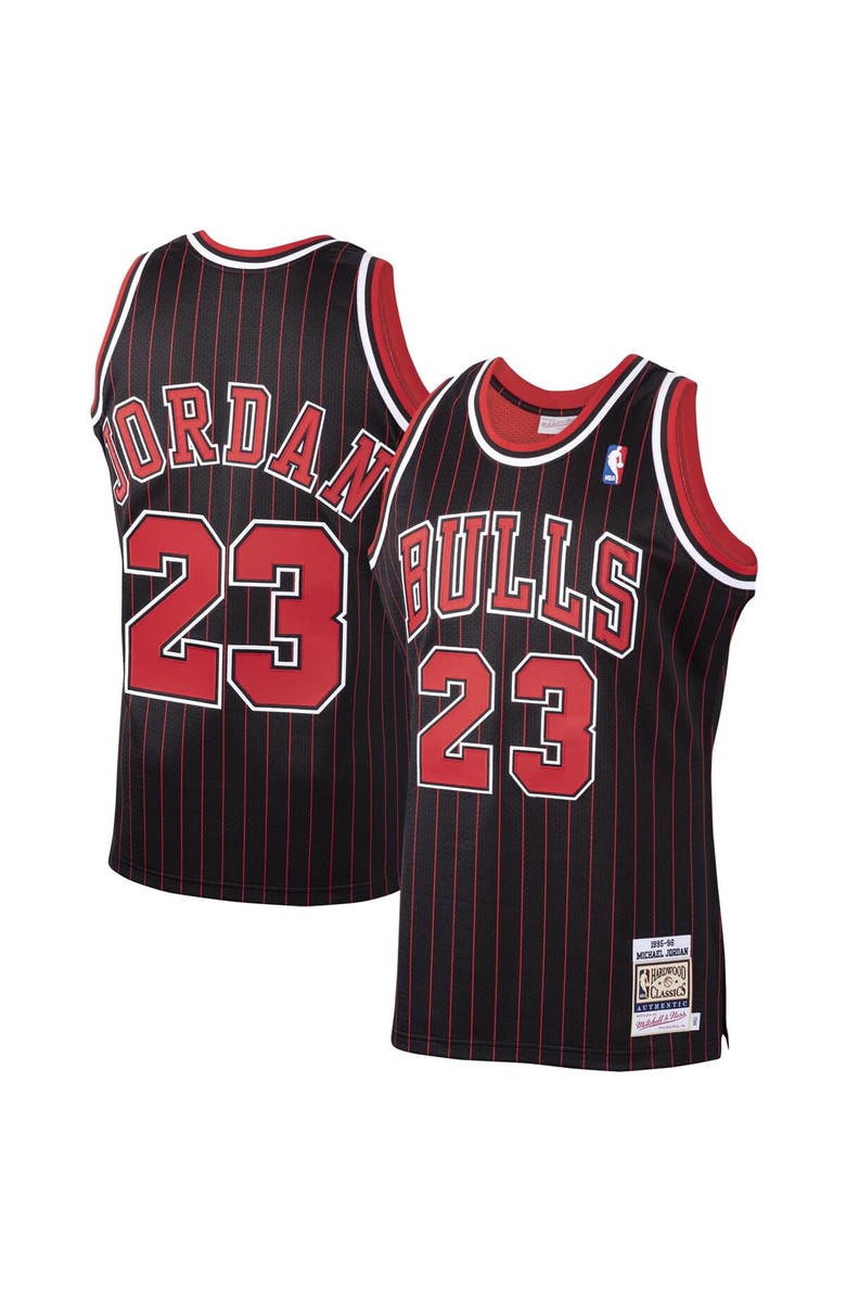 Mitchell & Ness Men's Mitchell & Ness Michael Jordan Black Chicago Bulls 1995/96 Hardwood Classics Authentic Jersey, Main, color, Black