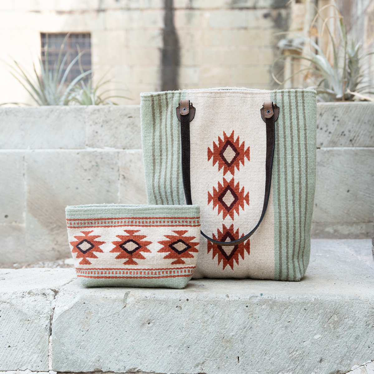 Amasouk Primavera Pouch, Alternate, color, Red