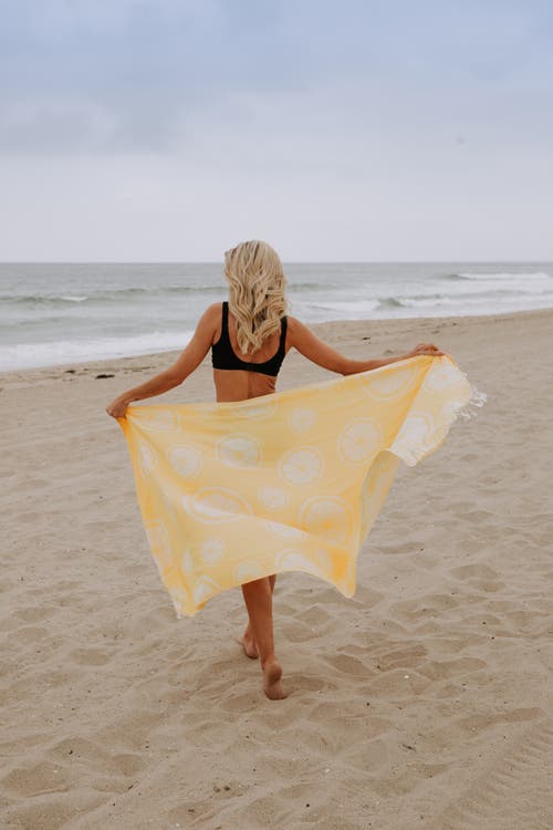 Infusezen Citrus Lemon Organic Cotton Reversible Turkish Towel In Yellow