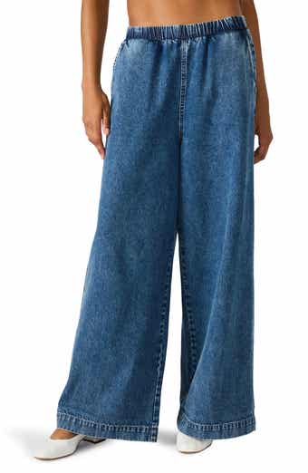 Levy Pull-On Wide Leg Jeans
