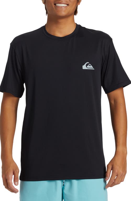 Quiksilver Everyday Surf Short Sleeve Rashguard in Blackdnu 