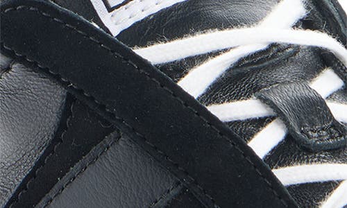 Chloé Kick Mixed Leather Low-top Sneakers In Black