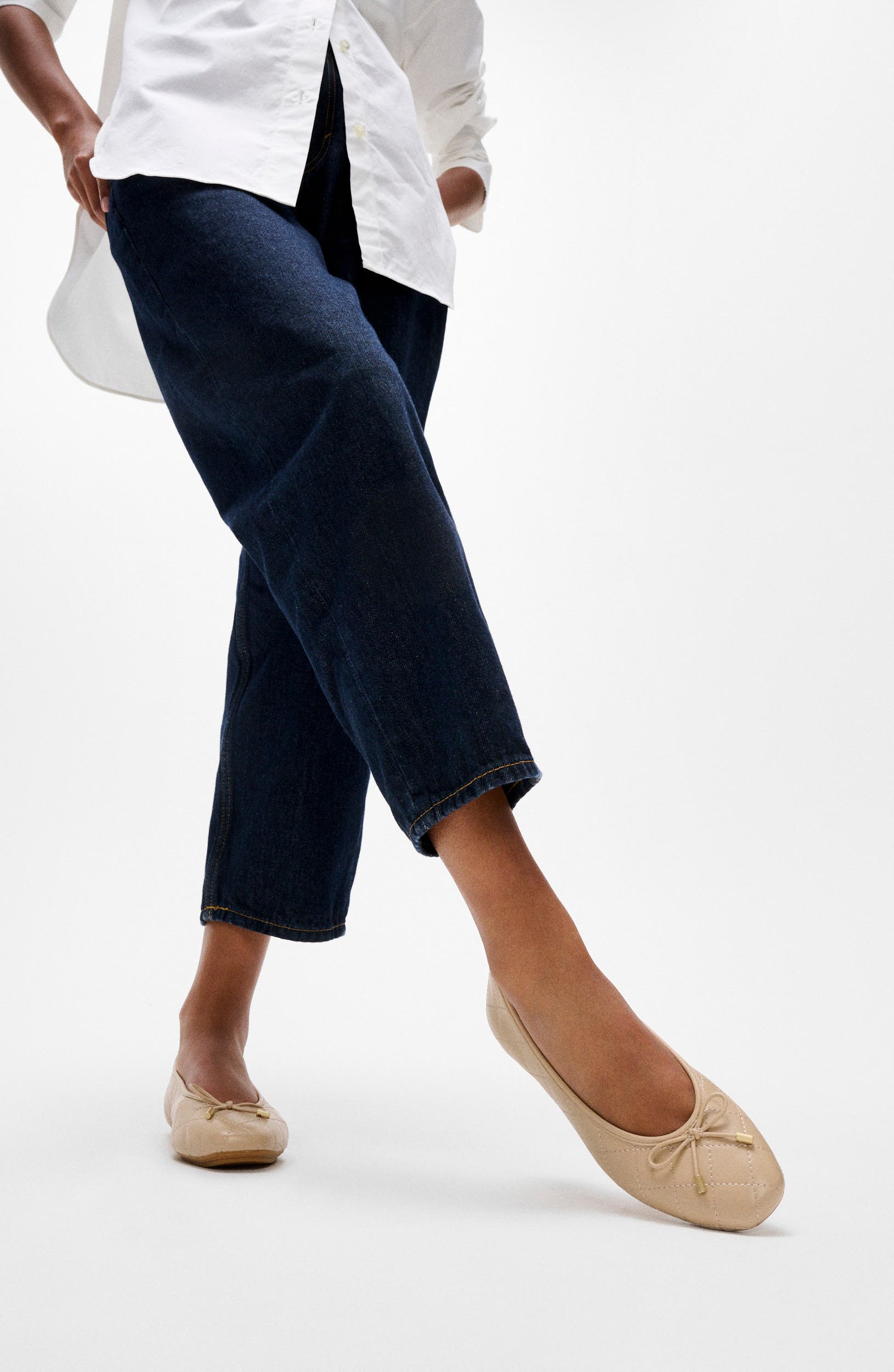 FitFlop Delicato Ballet Flat, Alternate, color, Classic Beige