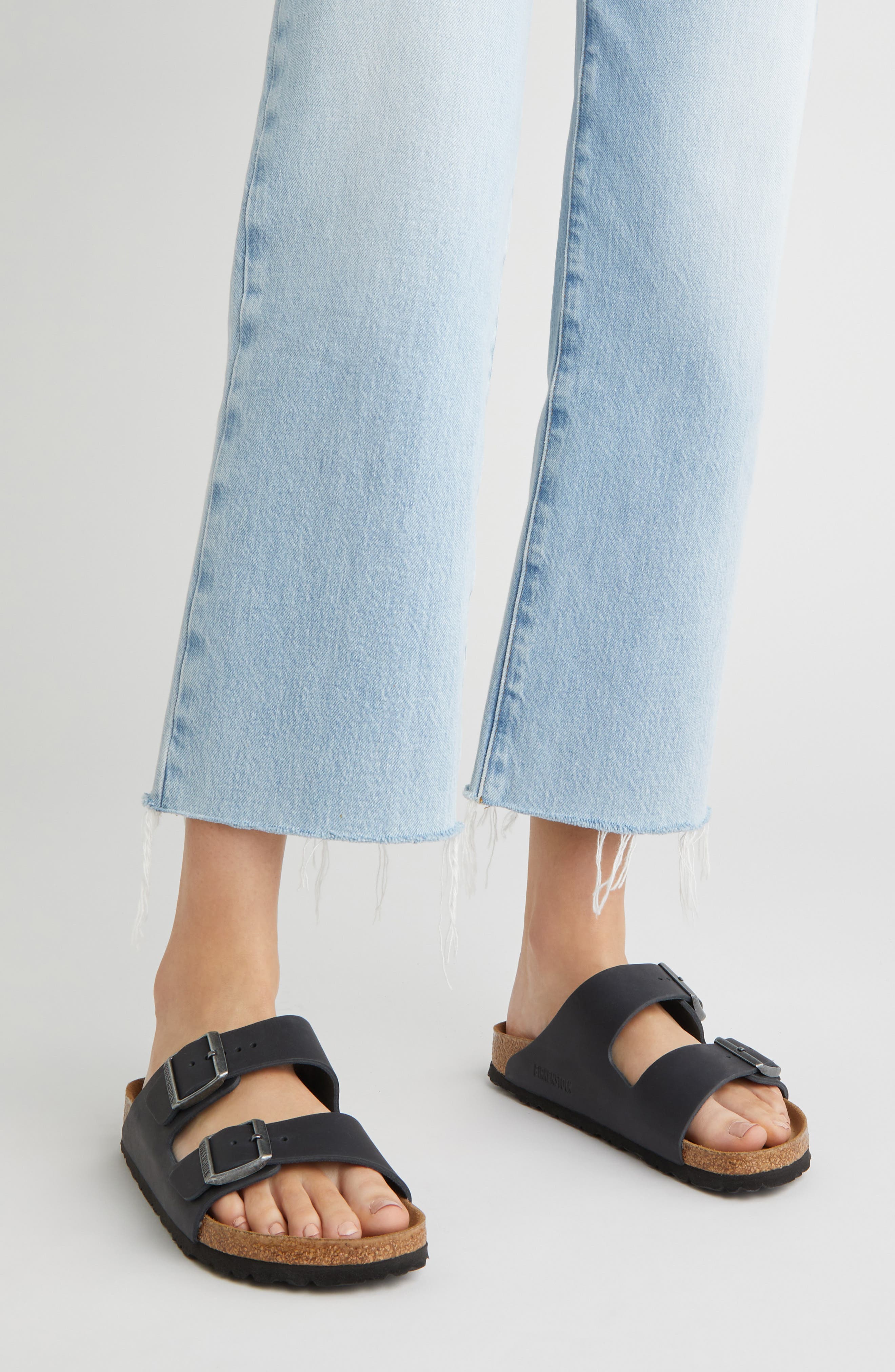 Женские сандалии Birkenstock Arizona Soft Footbed Slide Sandal — фото 7