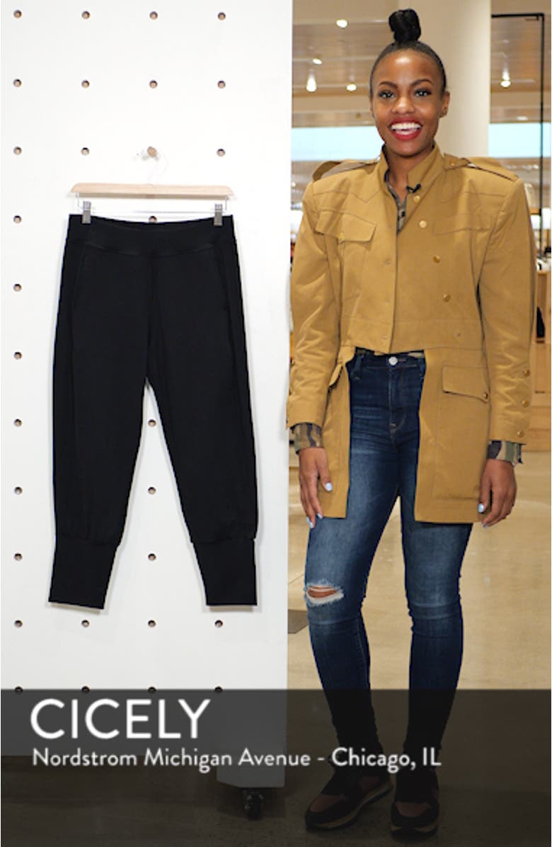 Garudasana Crop Yoga Trousers, sales video thumbnail