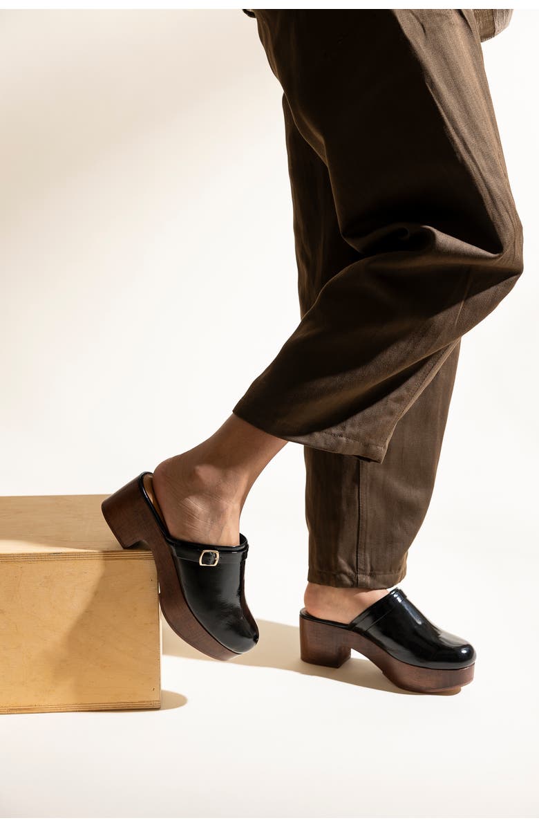 Fortress Abby Platform Clog, Alternate, color, Black Crinkle Patent