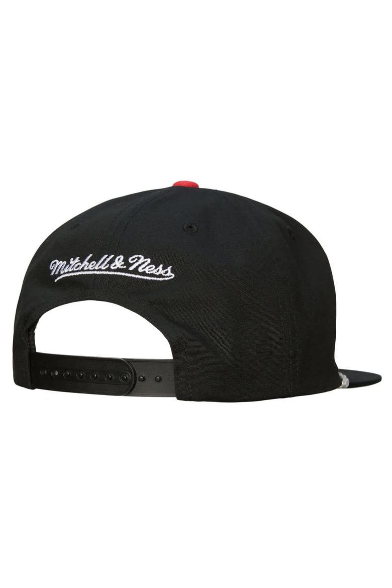 Men's Mitchell & Ness Black Chicago Bulls Ascend Deadstock Snapback Hat, Alternate, color, Black