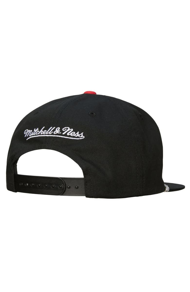 Mitchell & Ness Men's Mitchell & Ness Black Chicago Bulls Ascend Deadstock Snapback Hat, Alternate, color, Black