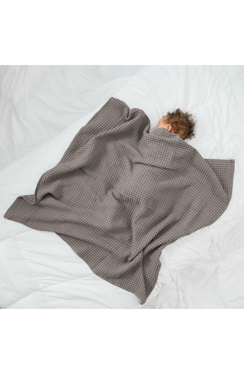 Comfy Cubs Baby Waffle Blankets, Alternate, color, Charcoal