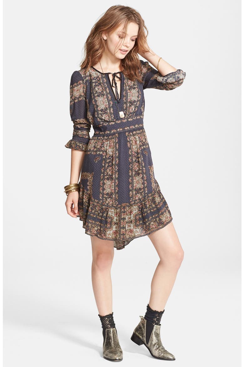 'Bridgette' Print Ruffle Hem Dress, Alternate, color, BLACK COMBO