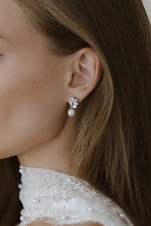 Untamed Petals Poise Pearl Drop Earrings In Metallic