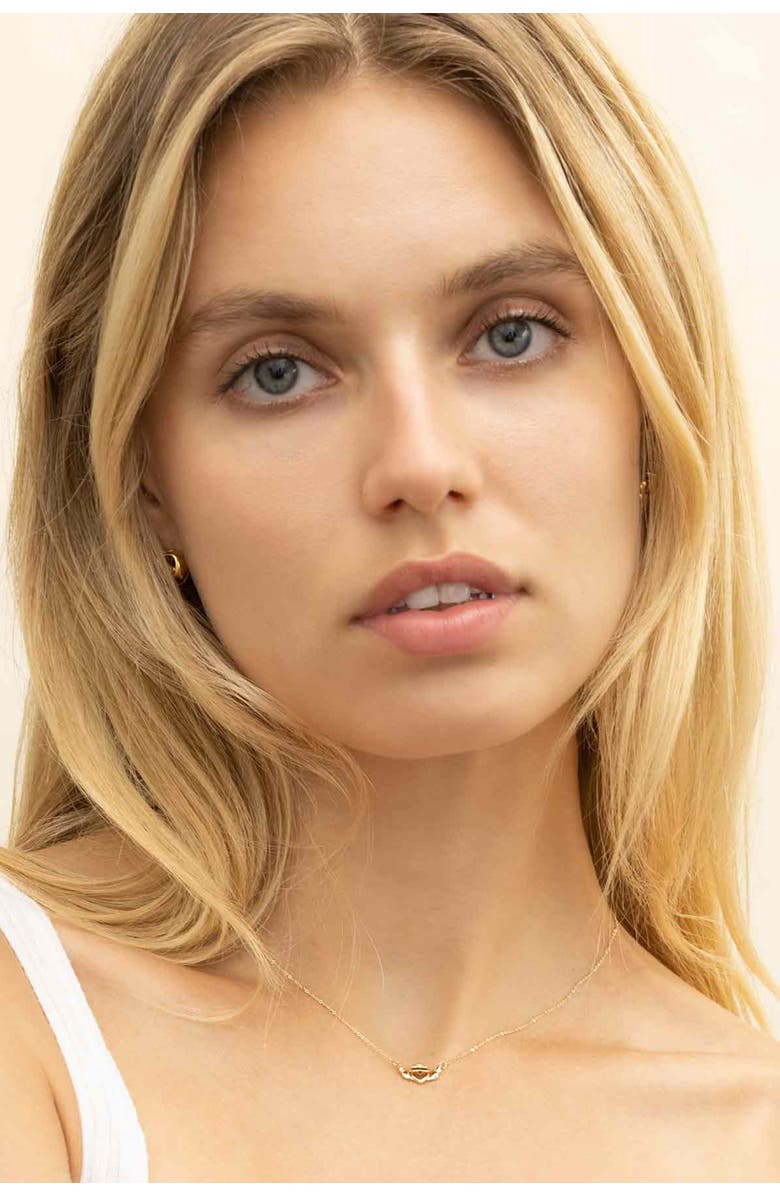 Oradina 14K Yellow Gold Claddagh Pendant Necklace, Alternate, color, Yellow Gold