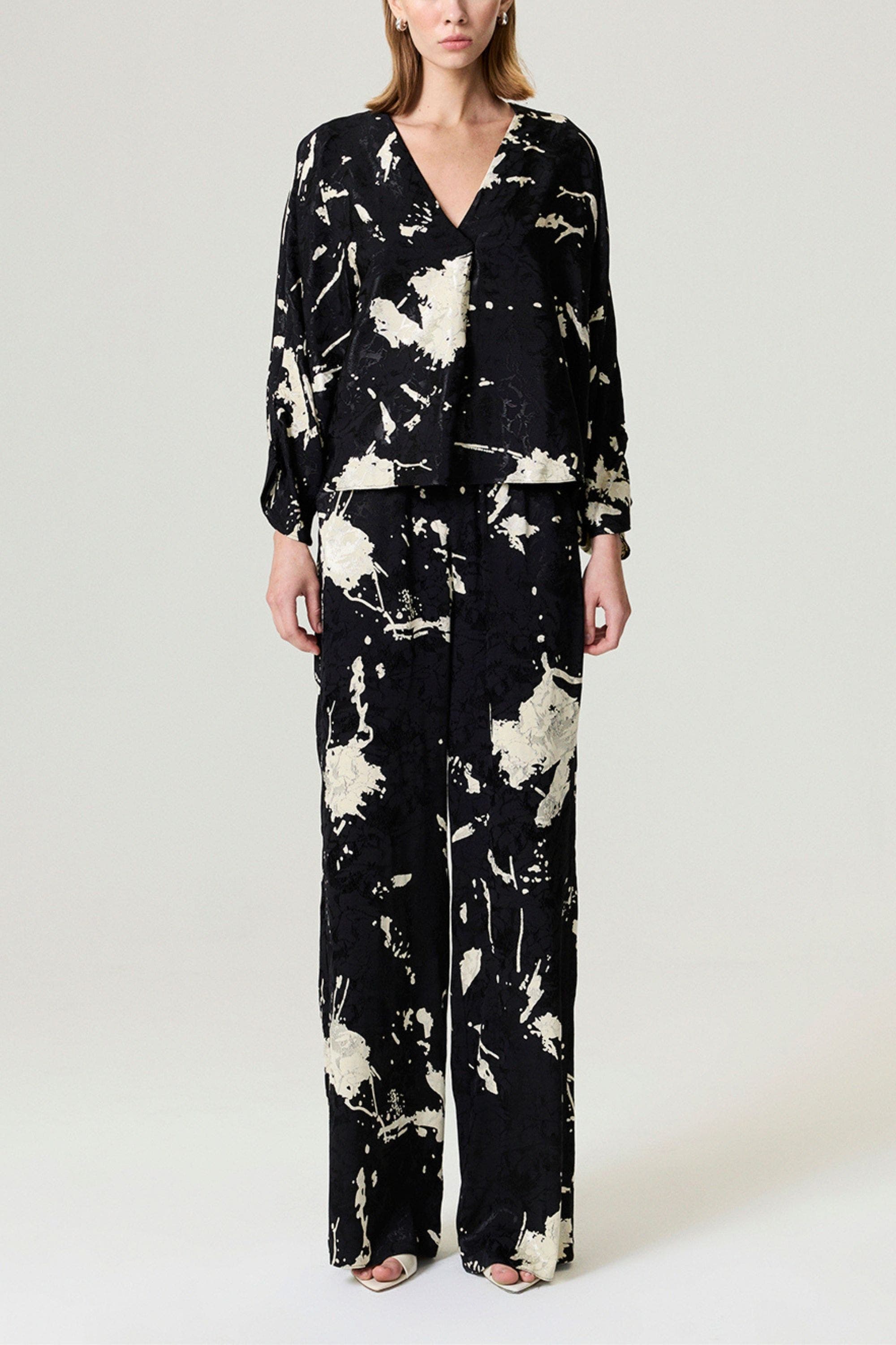 Abstract Print Jacquard Blouse - image 2