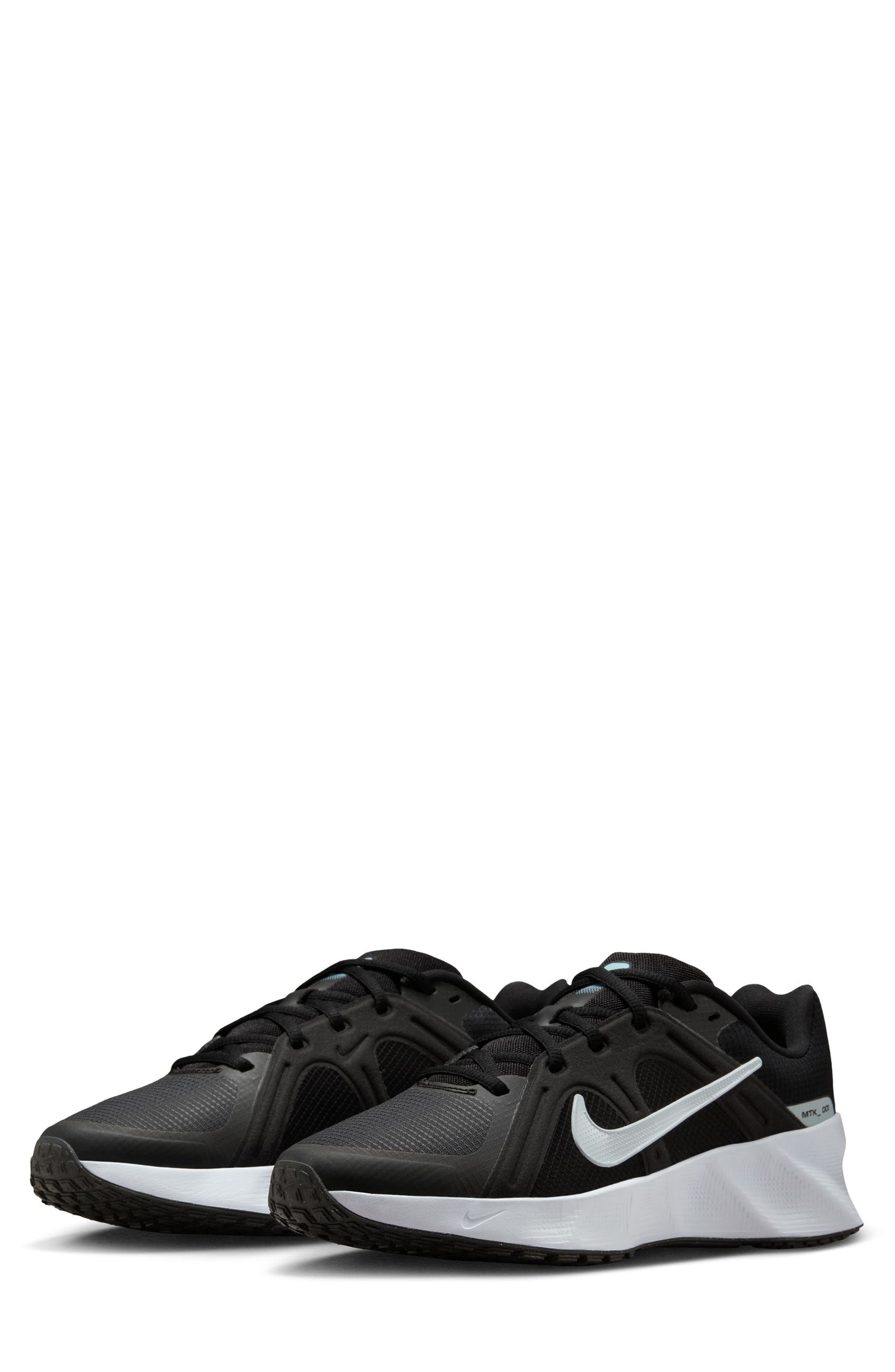 Nike Metro Tek Sneaker