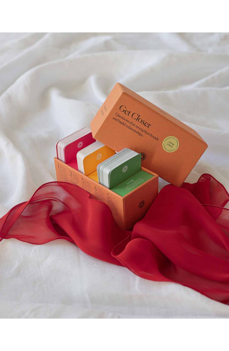 INTELLIGENT CHANGE Get Closer Dating Question Cards, Alternate, color, Red
