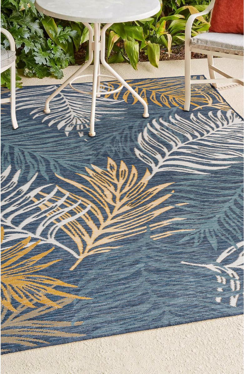JONATHAN Y Calypso Coastal Casual Palm Frond Reversible Machine-Washable Indoor/Outdoor Area Rug, Alternate, color, Cream/Navy