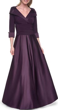 Jessica Howard Portrait Collar Mixed Media Ballgown