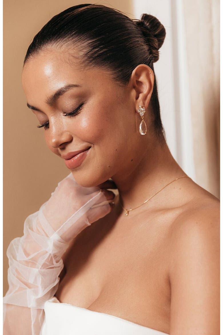 Tuyet Drops, Alternate, color, Gold