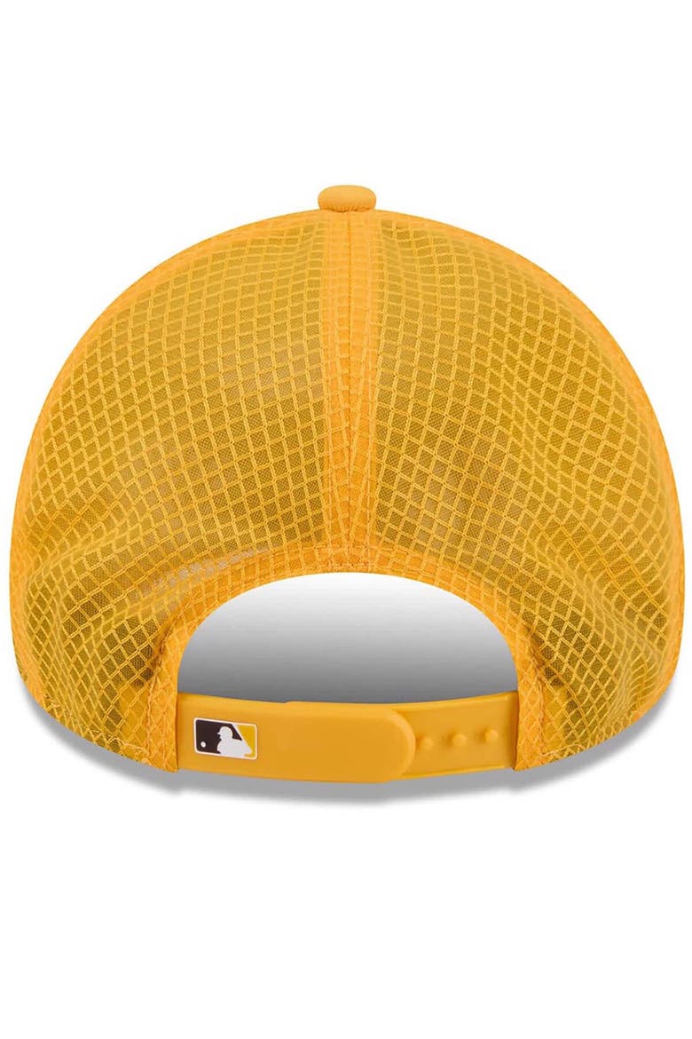 Men's New Era Gold San Diego Padres 2026 Batting Practice Apex 9FORTY Adjustable Trucker Hat, Alternate, color, Gold