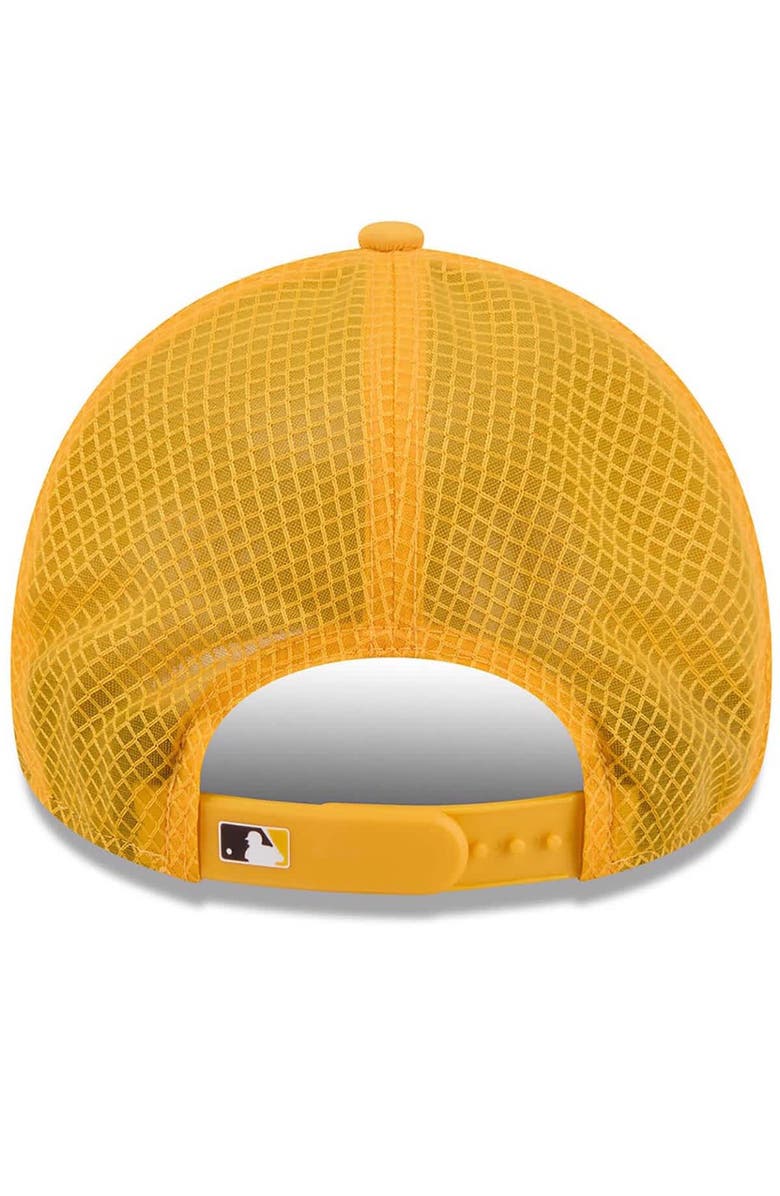 New Era Men's New Era Gold San Diego Padres 2026 Batting Practice Apex 9FORTY Adjustable Trucker Hat, Alternate, color, Gold