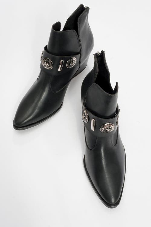 Prologue Shoes Kenda Buckle Block Heel Boot In Black